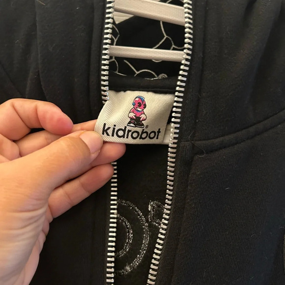 . Limited edition kid robot hoodie black size L - Picture 5 of 6